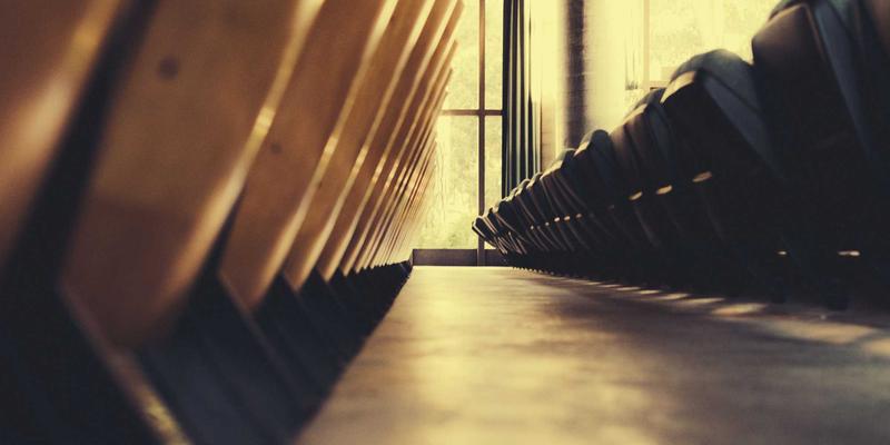 宠物箱选购全指南：狗笼、猫笼的科学选择与家居融合之道